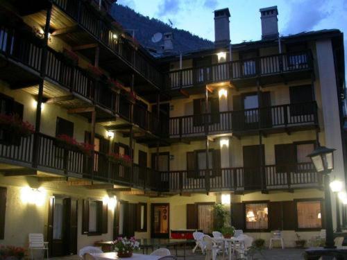 Hotel Tavernier Κουρμαγιέρ Εξωτερικό φωτογραφία